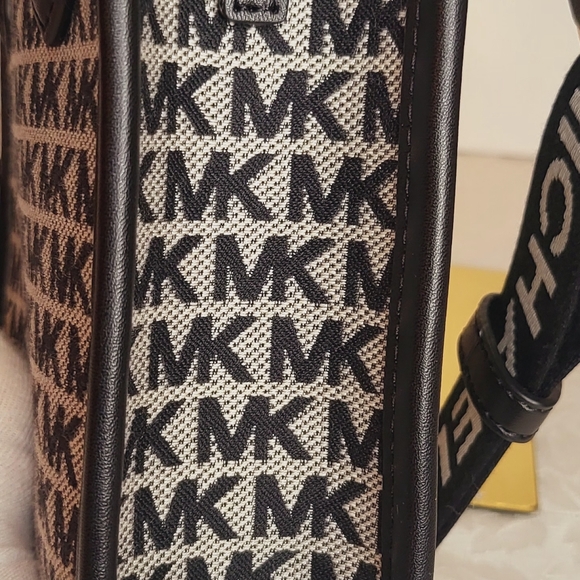 Michael Kors Mini Bag Monogram Crossbody New with Tag - Picture 6 of 14